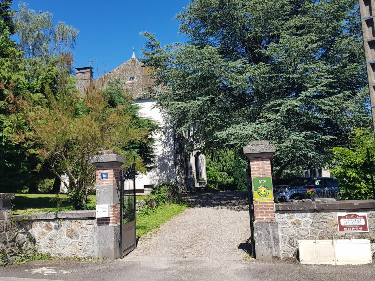 Domaine Les Pradets Bed & Breakfast La Bourboule ภายนอก รูปภาพ